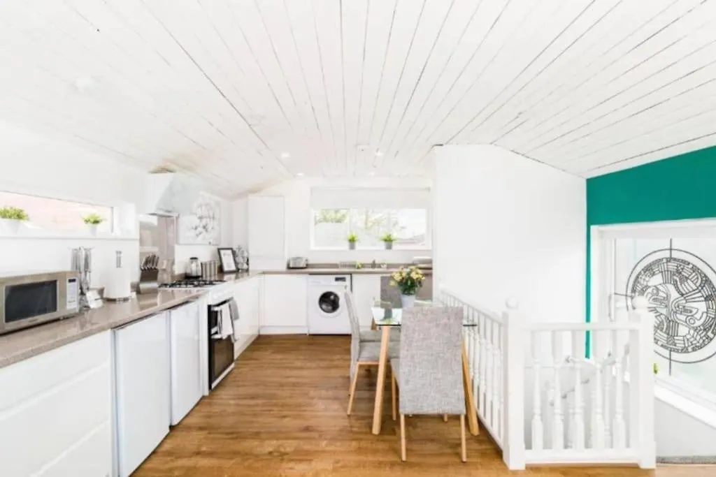 Spacious Nottingham Duplex - Parking Apartment