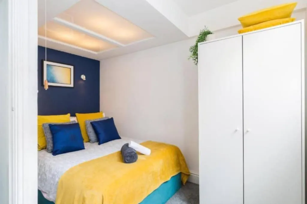 Spacious Nottingham Duplex - Parking 0*,  United Kingdom